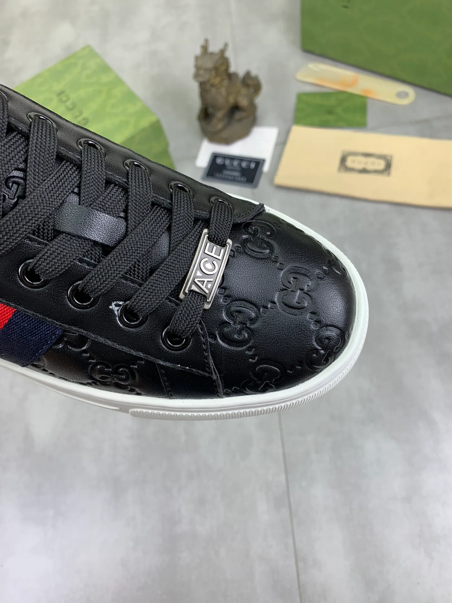 Men's shoes 💰P440💰 [New model] (GUCCI) official website's latest 🎁🎁casual and fashionable men's shoes 👟, hot style 💥 style is simple and elegant, exclusive for trendy men. Unique official website's latest brand double G elements 👑Original Gucci decoration, fashionable and generous, the fabric is original frosted calfskin ✅Fully imported first-layer pigskin lining, the official website specifies wear-resistant, lightweight original rubber casual outsole, the classic model is taken in kind at the counter🎬38-44 4️⃣ colors available